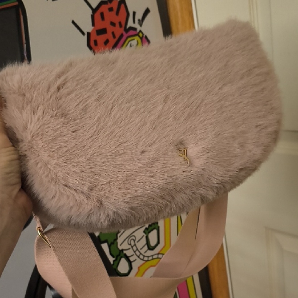 Victoria's Secret Shoulder Bag in Pink 💕💕